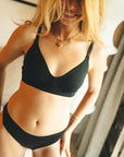 V BRALETTE Z BAWEŁNY ORGANICZNEJ NOIR